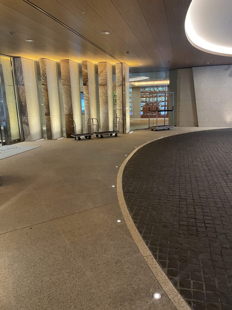 TIADの車寄せ