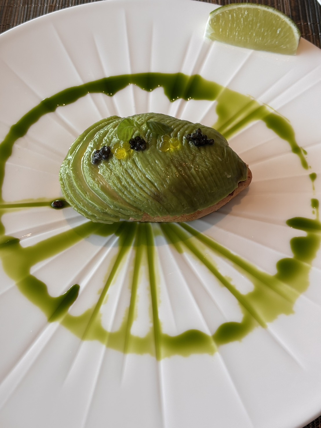 TIAD朝食のアボカド料理